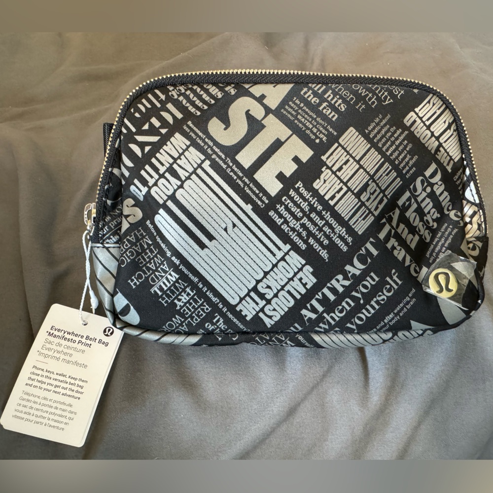NWT Lululemon Everywhere Belt Bag “Manifesto” Print 1X Black/Silver